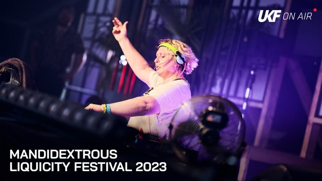 Mandidextrous DJing at Liquicity 2023